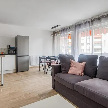 Bright With A View In Appartement *
